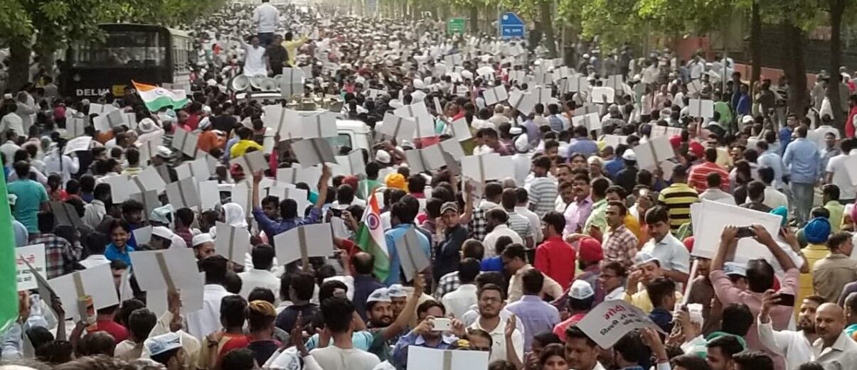दिल्ली: केजरीवाल के समर्थन में दिल्ली की सड़कों पर उमड़ा जनसैलाब, भाजपा के उड़े होश