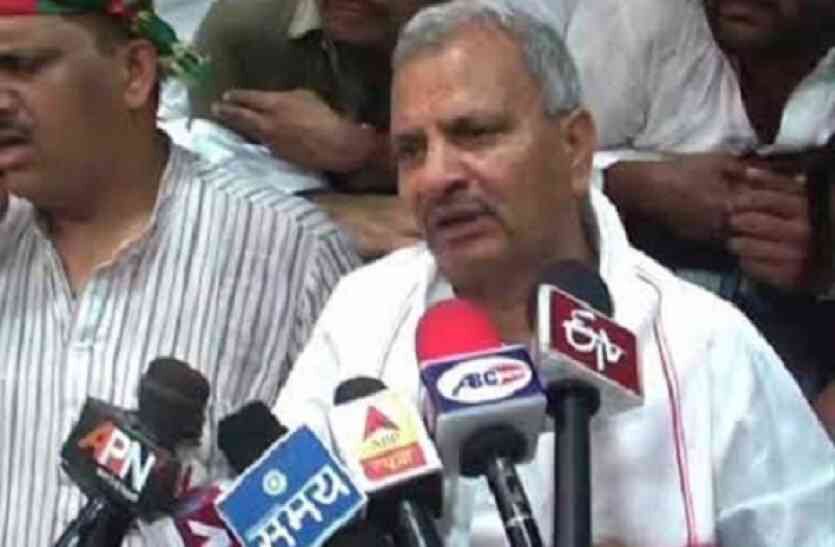 उत्तर प्रदेश: सपा का भाजपा पर बड़ा हमला, कहा- बुरी स्थिति से गुजर रहे हैं किसान-व्यापारी उत्तर प्रदेश: सपा का भाजपा पर बड़ा हमला, कहा- बुरी स्थिति से गुजर रहे हैं किसान-व्यापारी