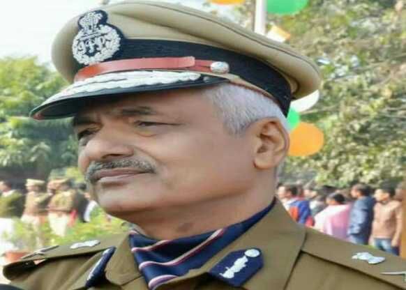 यूपी में बड़ा प्रशासनिक फेरबदल, सुलखान सिंह को UP पुलिस की कमान यूपी में बड़ा प्रशासनिक फेरबदल, सुलखान सिंह को UP पुलिस की कमान