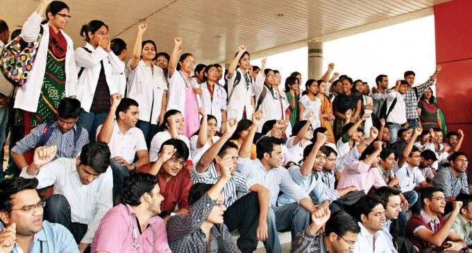 आज सड़क पर उतरेंगे डॉक्टर, मेडिकल बिल के खिलाफ देशभर में ओपीडी रखेंगे बंद आज सड़क पर उतरेंगे डॉक्टर, मेडिकल बिल के खिलाफ देशभर में ओपीडी रखेंगे बंद