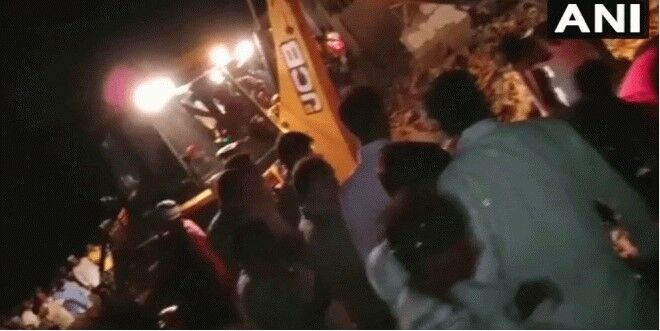 अभी-अभी: लखीमपुर खीरी में आंधी-तूफान से गिरी मस्जिद की मीनार, 4 लोगों की मौत, 5 घायल अभी-अभी: लखीमपुर खीरी में आंधी-तूफान से गिरी मस्जिद की मीनार, 4 लोगों की मौत, 5 घायल