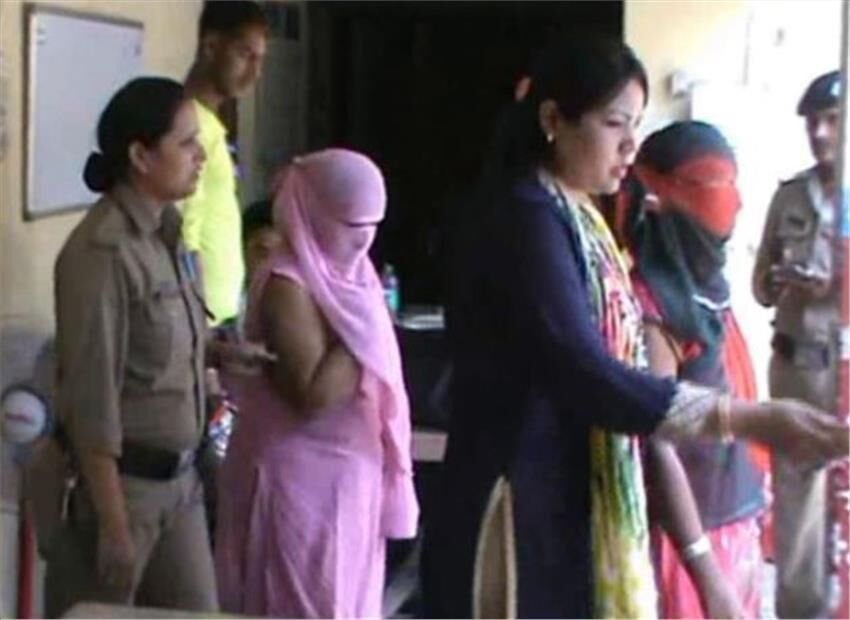 उत्तराखंड: BJP की महिला नेता पर सेक्स रैकेट चलाने पर, पार्टी ने किया निष्कासित उत्तराखंड: BJP की महिला नेता पर सेक्स रैकेट चलाने पर, पार्टी ने किया निष्कासित