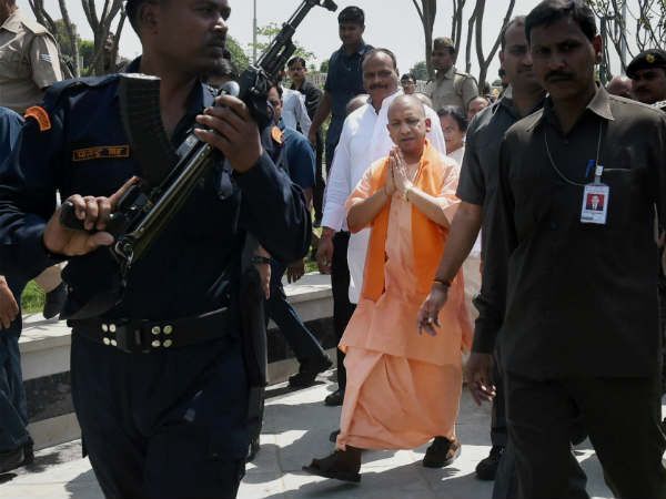 हार से सहमे योगी का बयान- न्योता मिला तो मस्जिद भी जाऊंगा हार से सहमे योगी का बयान- न्योता मिला तो मस्जिद भी जाऊंगा