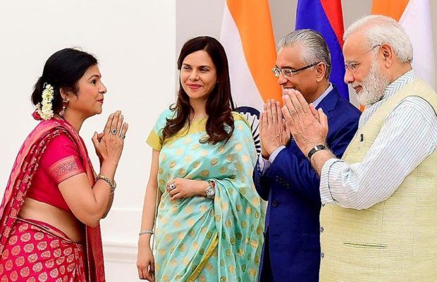 मंदसौर रेप पर गायिका मालिनी अवस्थी ने अपने ट्वीट पर बवाल के बाद न्यूज़ चैनल से पूछा मैं फंसी या आप मंदसौर रेप पर गायिका मालिनी अवस्थी ने अपने ट्वीट पर बवाल के बाद न्यूज़ चैनल से पूछा मैं फंसी या आप