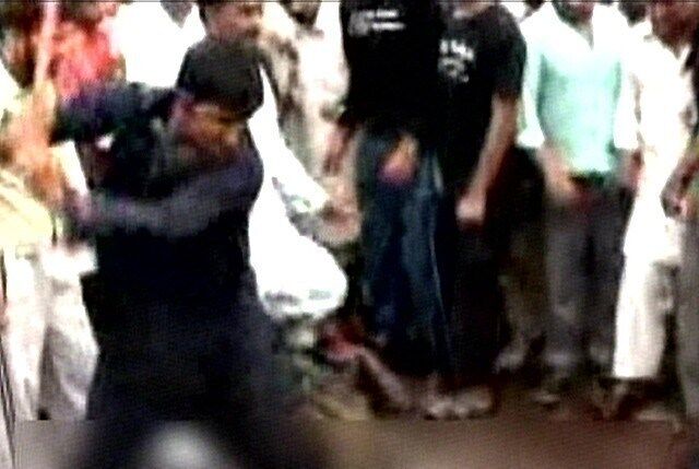महाराष्ट्र में मॉब लीनचिंग, बच्चा चोरी के शक में पांच लोगों की पिट-पीटकर हत्या, 15 गिरफ्तार