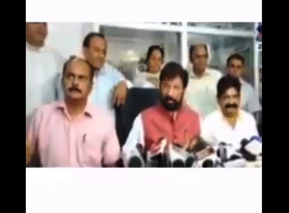 कठुआ सामूहिक रेप के आरोपियों के पक्ष में उतरा BJP विधायक, दे डाली पत्रकारों को धमकी, कहा- शुजात बुखारी याद है न