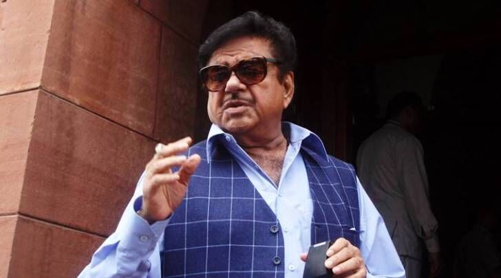 नाराज़ शत्रु ने मोदी को दिखाई औकात, मचा हड़कंप! नाराज़ शत्रु ने मोदी को दिखाई औकात, मचा हड़कंप!
