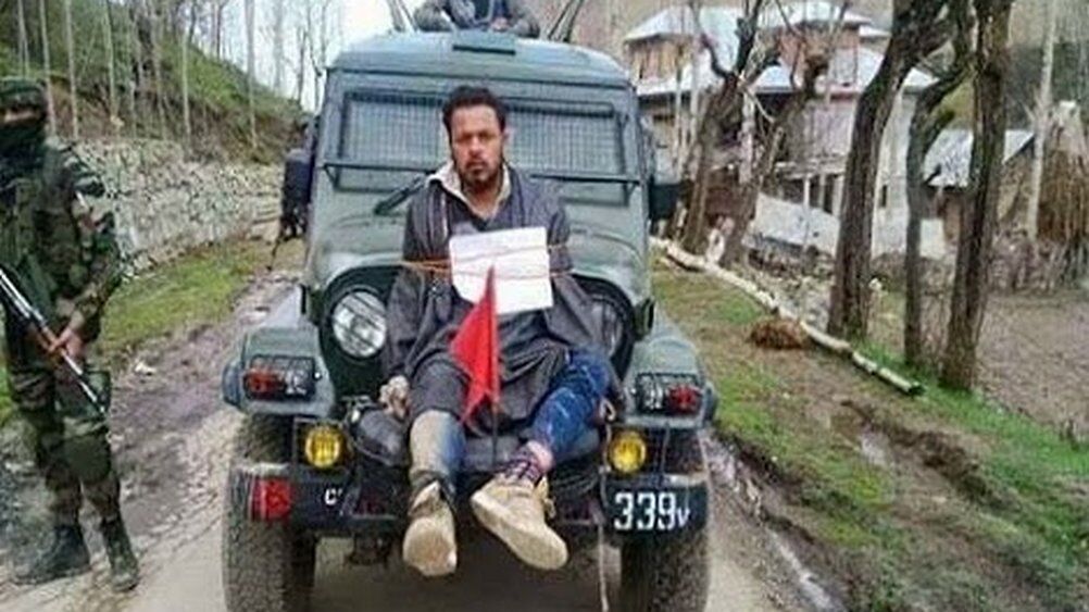 जम्मू-कश्मीर: पत्थरबाज़ को जीप से बांधने वाले मेजर गोगोई धरे गए युवती संग, लड़की के मामले में पूछताछ