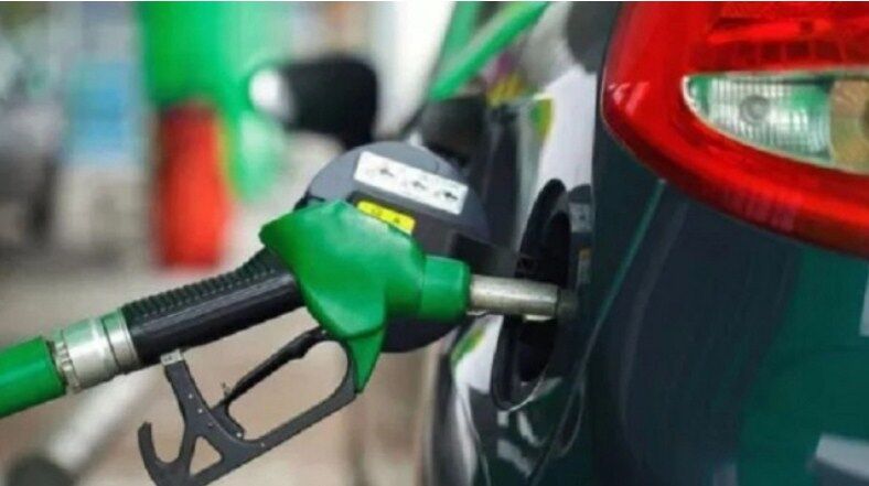 देश में लगातार 8वें दिन बढ़ी तेल की कीमत, मुंबई में पेट्रोल 79 रुपये के पार, आगे भी राहत की उम्मीद नहीं