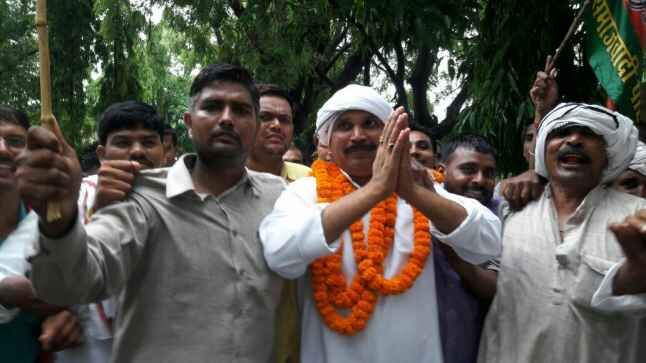 उपचुनाव में भाजपा का पत्ता साफ़, सपा-बसपा का लहराया परचम