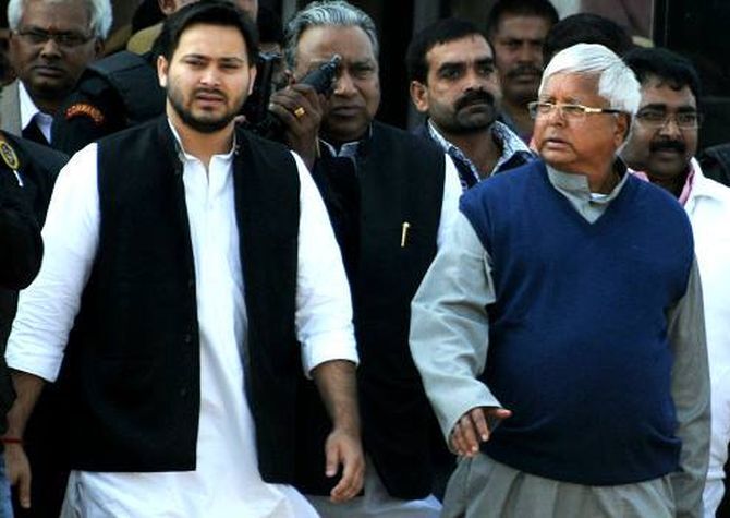 बिहार की सियासत पर टिकीं हैं नजरें, लालू की स्वाभिमान रैली से राष्ट्रिय राजनीति में आयेंगे यह परिवर्तन!