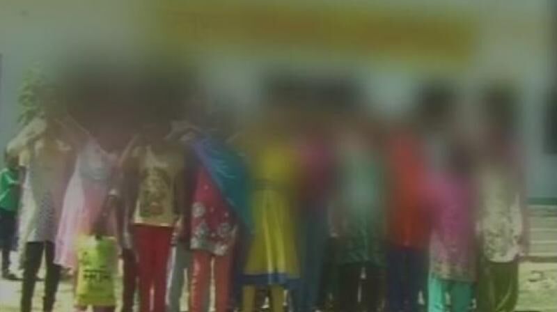 योगीराज: 70 लड़कियों के उतरवा दिए कपड़े, पीरियड चेक करने के आरोप: जानिए क्या है पूरा मामला योगीराज: 70 लड़कियों के उतरवा दिए कपड़े, पीरियड चेक करने के आरोप: जानिए क्या है पूरा मामला