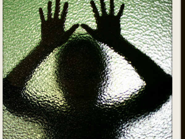 कलयुगी बेटे ने मां को बनाया हवस का शिकार, सात साल के बेटे के सामने किया कथित रेप कलयुगी बेटे ने मां को बनाया हवस का शिकार, सात साल के बेटे के सामने किया कथित रेप