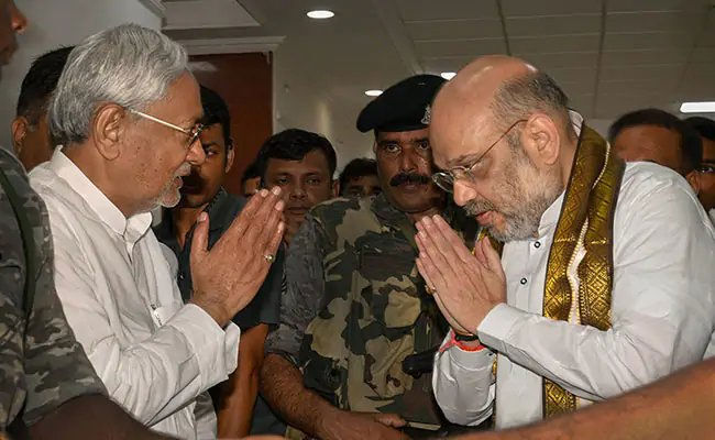 बिहार में बीजेपी से अलग अकेले ही लोकसभा चुनाव लड़ सकते हैं नीतीश कुमार बिहार में बीजेपी से अलग अकेले ही लोकसभा चुनाव लड़ सकते हैं नीतीश कुमार