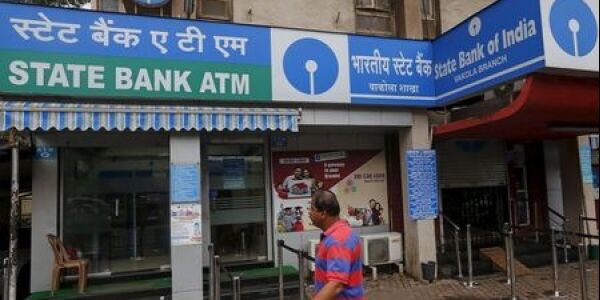 मोदी राज: न्यूनतम राशि के नाम पर बैंकों ने ग्राहकों से वसूले 5,000 करोड़ रुपये!