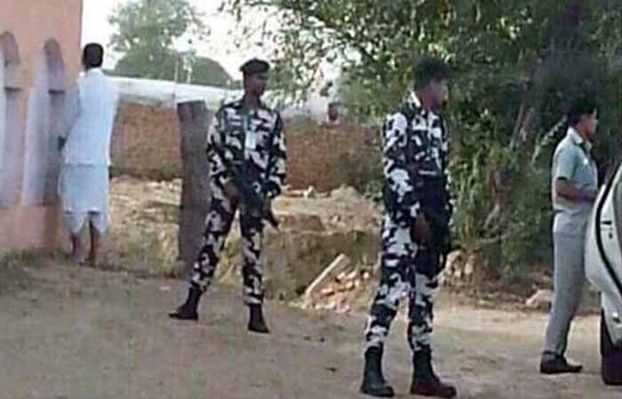 केंद्रीय मंत्री की खुले में पेशाब करते हुए कैमरे में हुए क़ैद, पढ़ें क्या है पूरा मामला