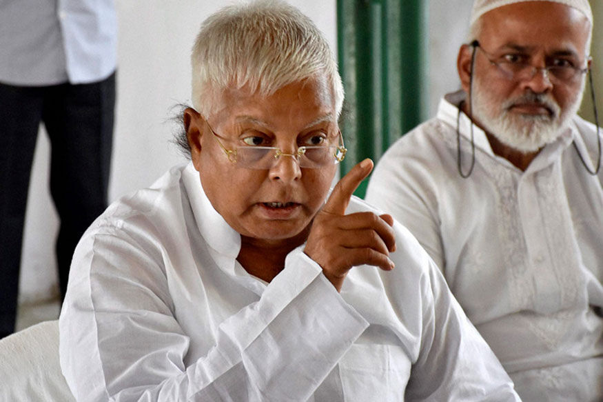अभी-अभी: आरजेडी सुप्रीमो लालू यादव के 12 ठिकानों पर CBI की छापेमारी: जानें क्या है मामला